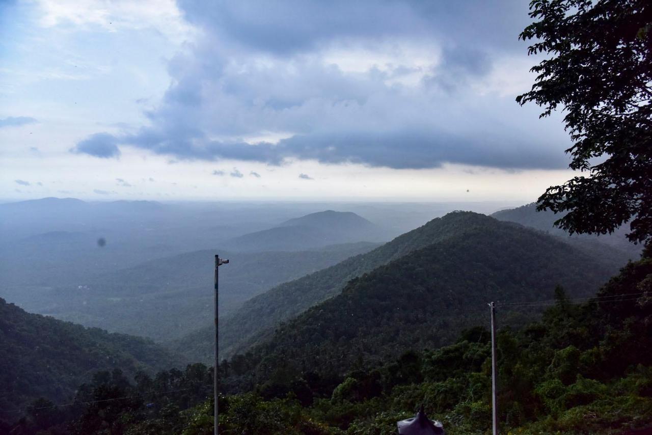 Mount Stratus Resort Vayalada Balussery Extérieur photo