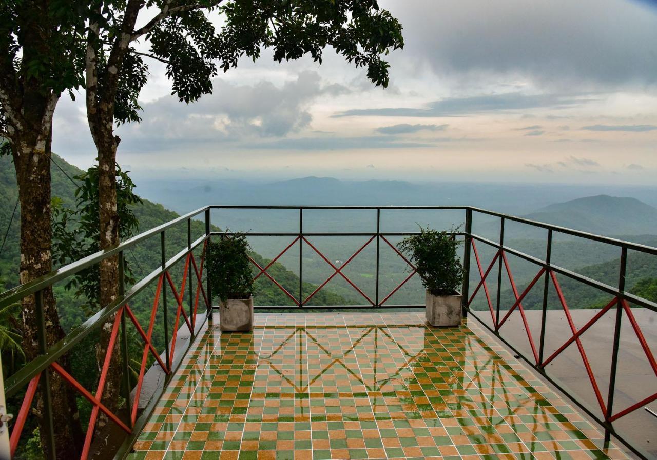 Mount Stratus Resort Vayalada Balussery Extérieur photo