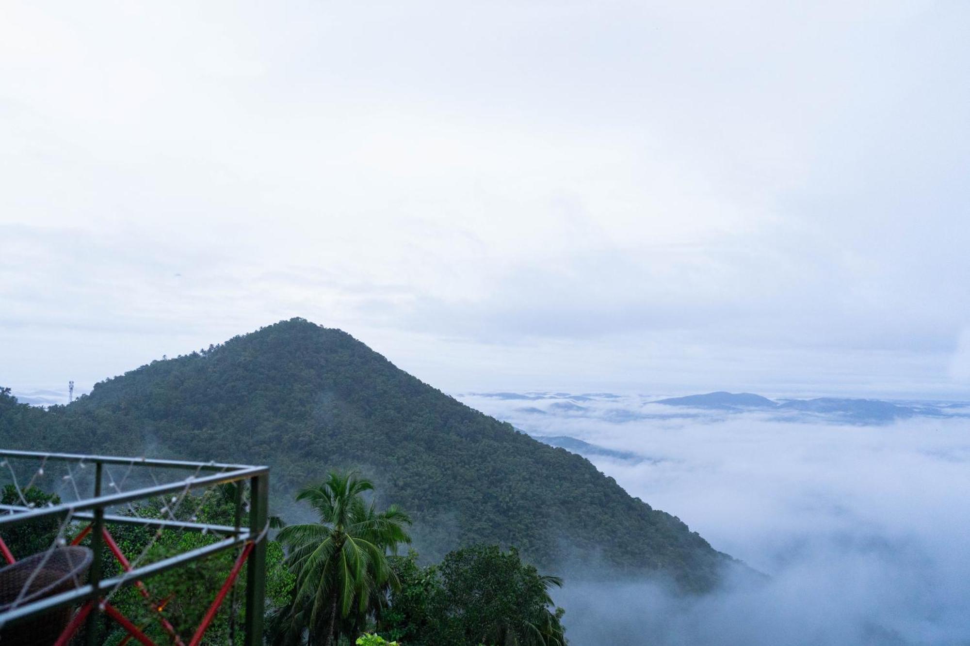 Mount Stratus Resort Vayalada Balussery Extérieur photo