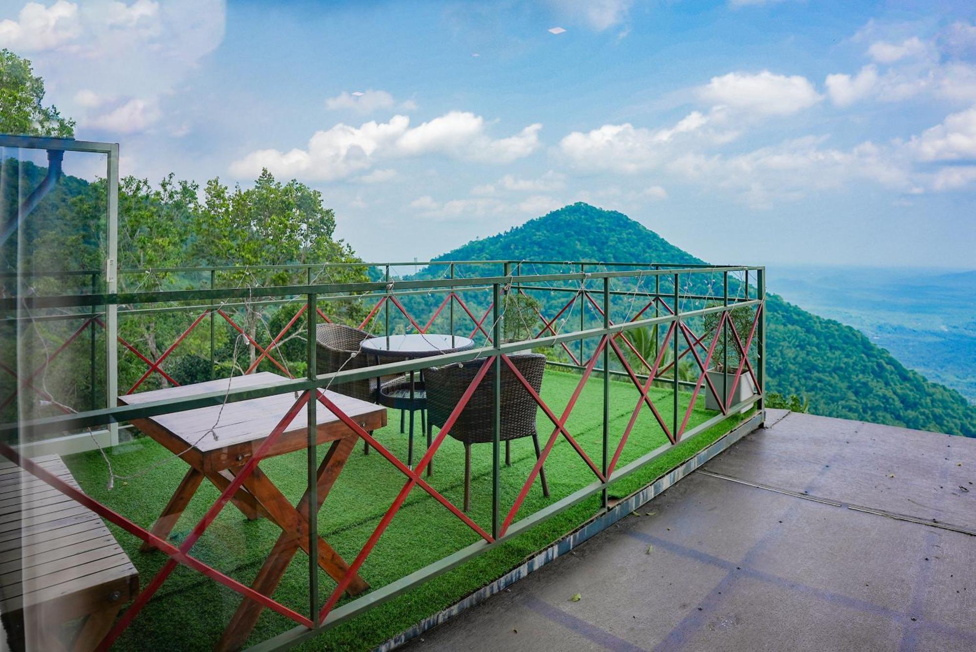 Mount Stratus Resort Vayalada Balussery Extérieur photo